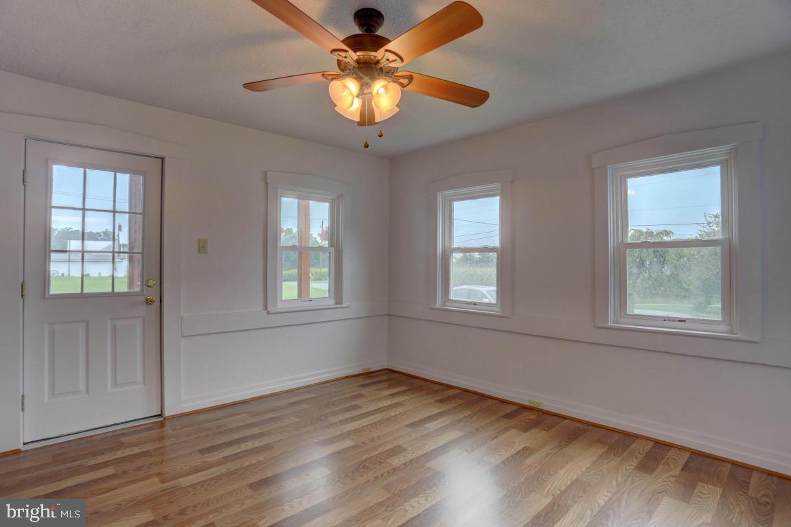 309 Foreman Road Elizabethtown, PA 17022 - Photo 4 of 33