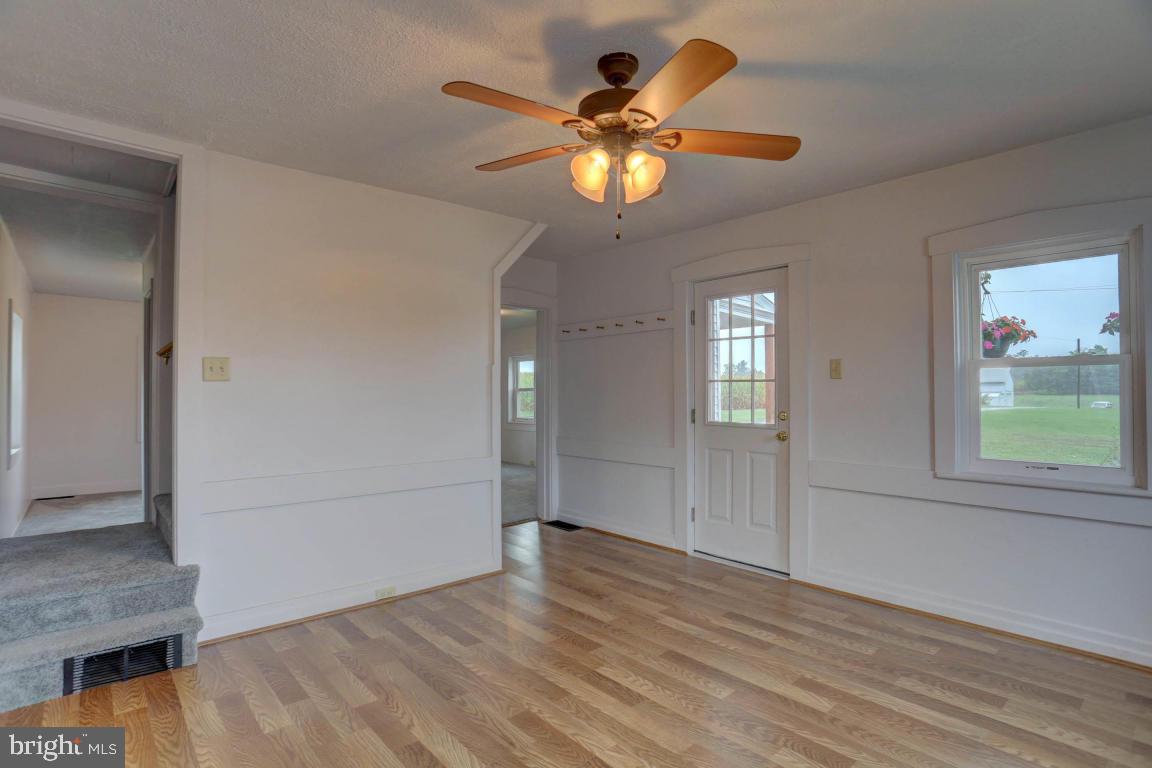 309 Foreman Road Elizabethtown, PA 17022 - Photo 5 of 33