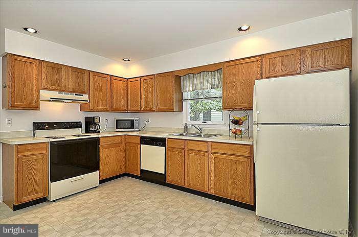 627 Davol Road Stevensville, MD 21666 - Photo 2 of 30 Kitchen
