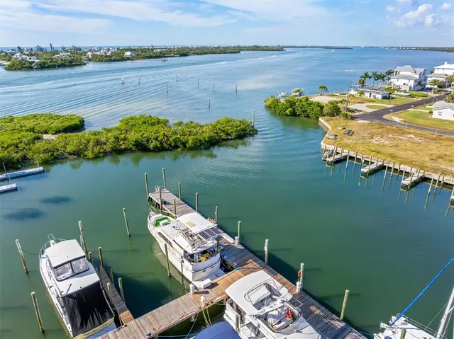 $5,200 | 8272 Harborside Circle, Englewood, FL 34224