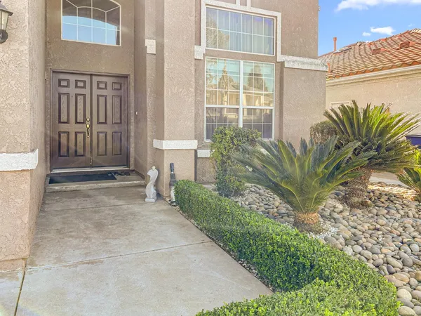 $599,000 | 5811 West Cromwell Avenue, Fresno, CA 93722