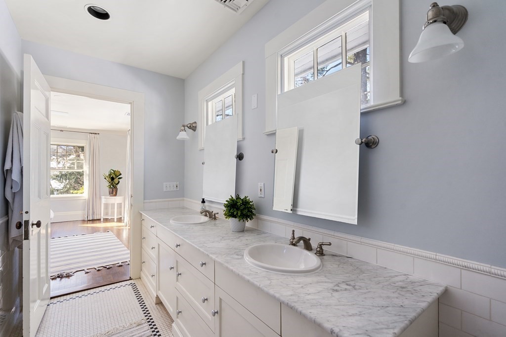 3 Alwyngton Road Brookline, MA 02467 - Photo 13 of 22