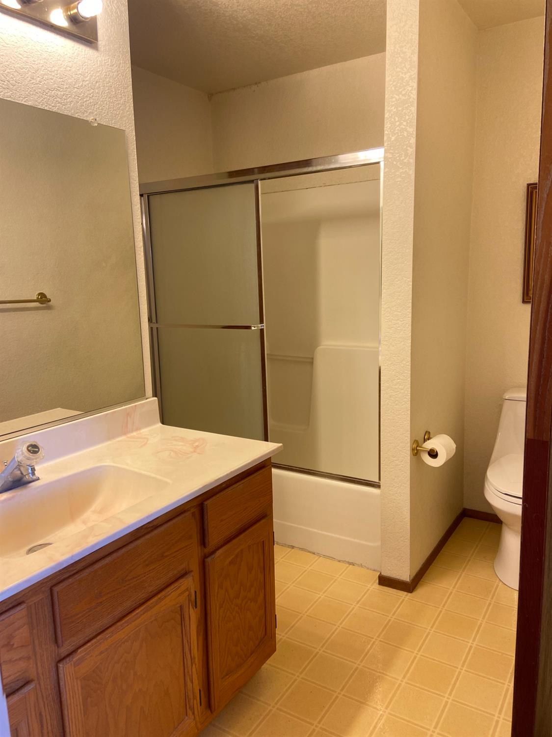 4045 Dale Road, Unit C Modesto, CA 95356 - Photo 4 of 16