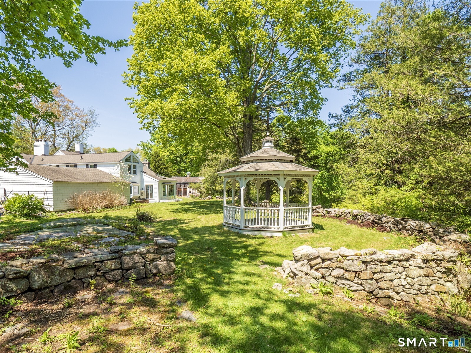 1090 Ridgefield Road Wilton, CT 06897 - Photo 32 of 37