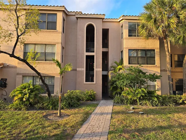 $2,100 | 2846 South University Drive, Unit 4107, Davie, FL 33328