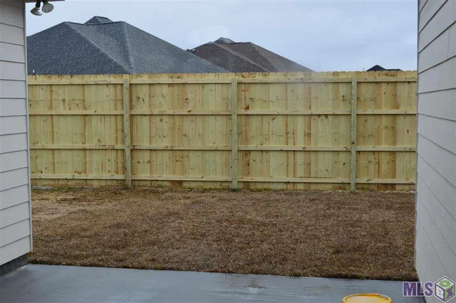 $2,300 | 17235 Ledgestone Drive, Prairieville, LA 70769