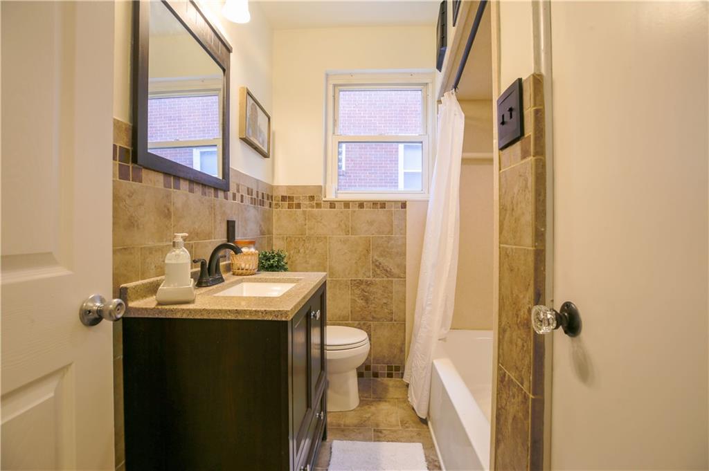 1837 Devonshire Road Coraopolis, PA 15108 - Photo 11 of 22 Gallery Image 11