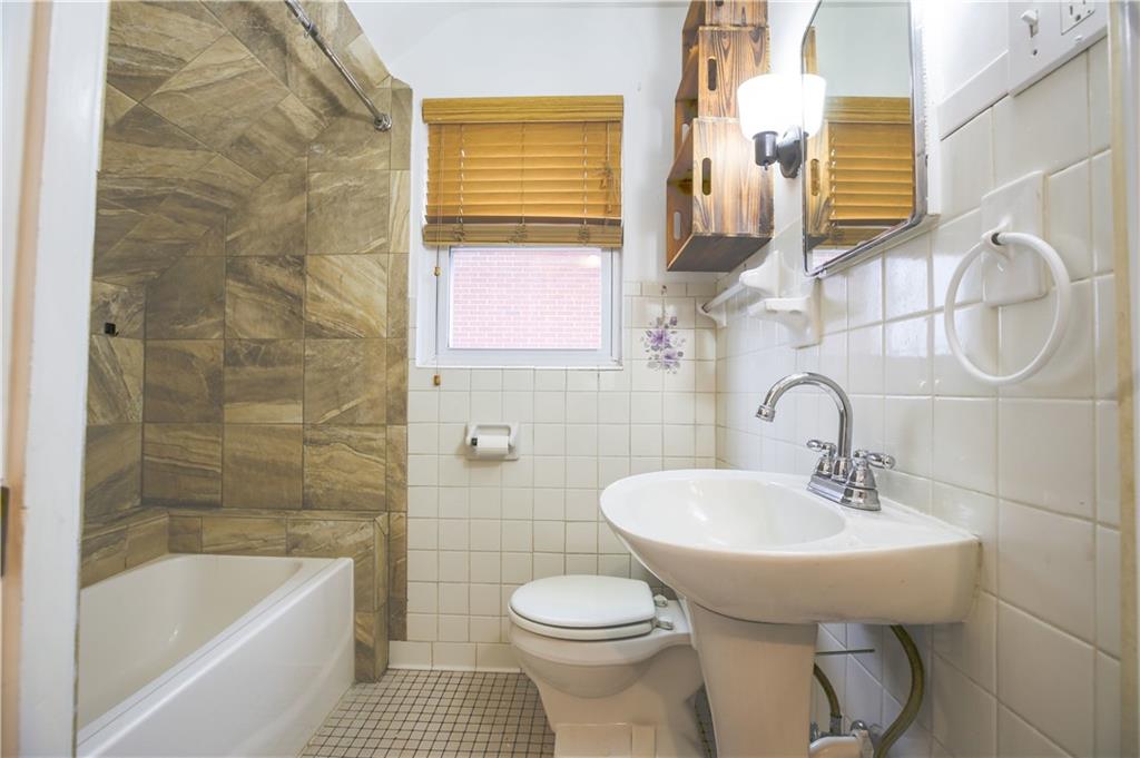 1837 Devonshire Road Coraopolis, PA 15108 - Photo 17 of 22 Gallery Image 17