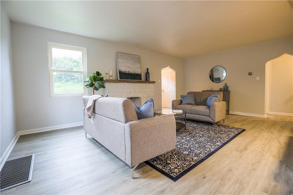 1837 Devonshire Road Coraopolis, PA 15108 - Photo 4 of 22 Gallery Image 4