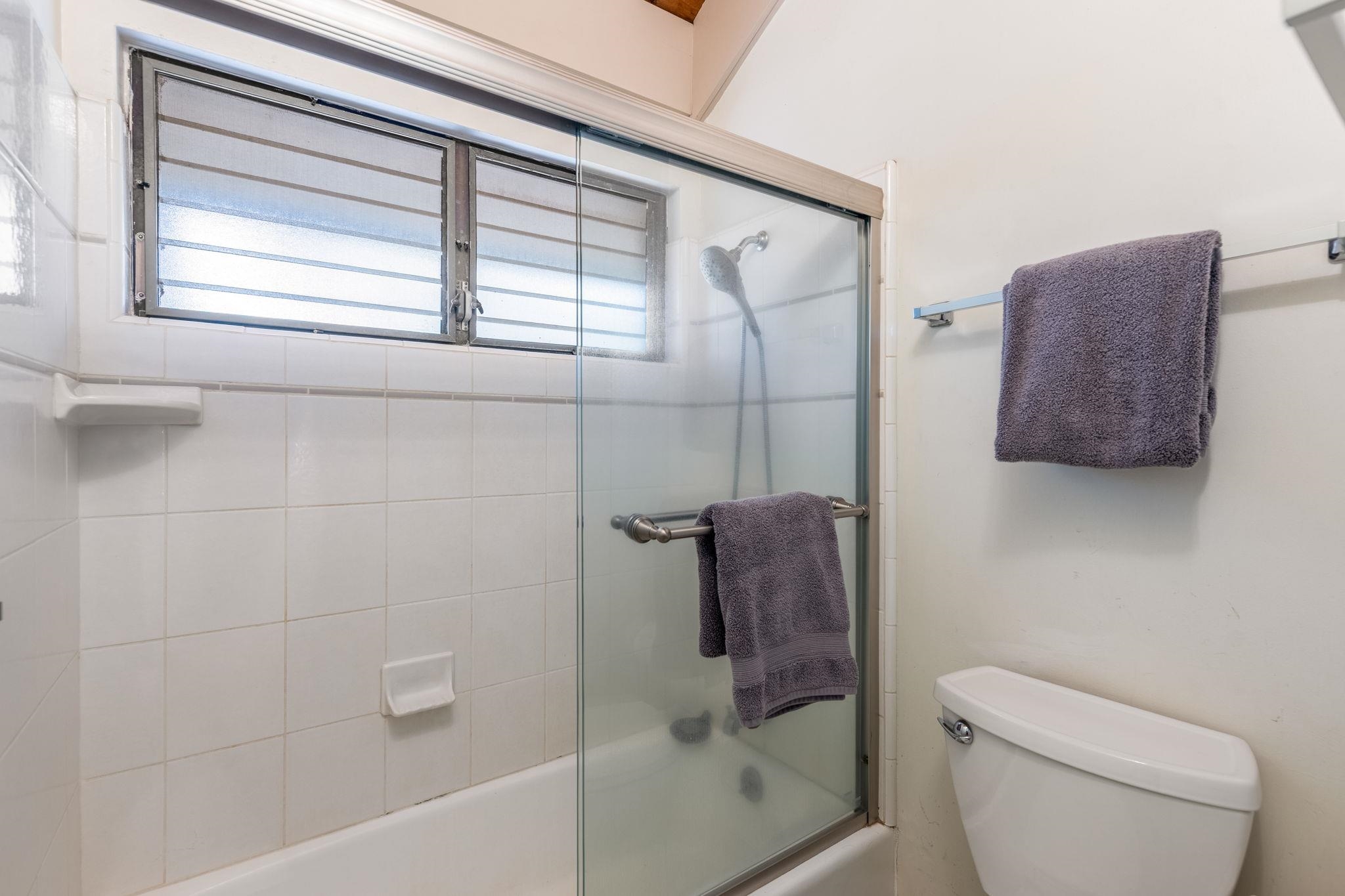 777 South Kihei Road, Unit 221G Kihei, HI 96753 - Photo 25 of 50 a bathroom with a toilet and a shower
