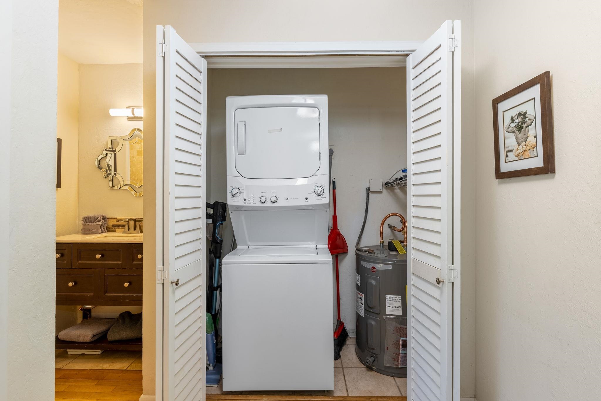 777 South Kihei Road, Unit 221G Kihei, HI 96753 - Photo 50 of 50 a utility room with dryer and washer