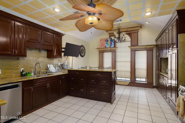 $674,900 | 5562 North Williamsburg Road, Bassfield, MS 39421