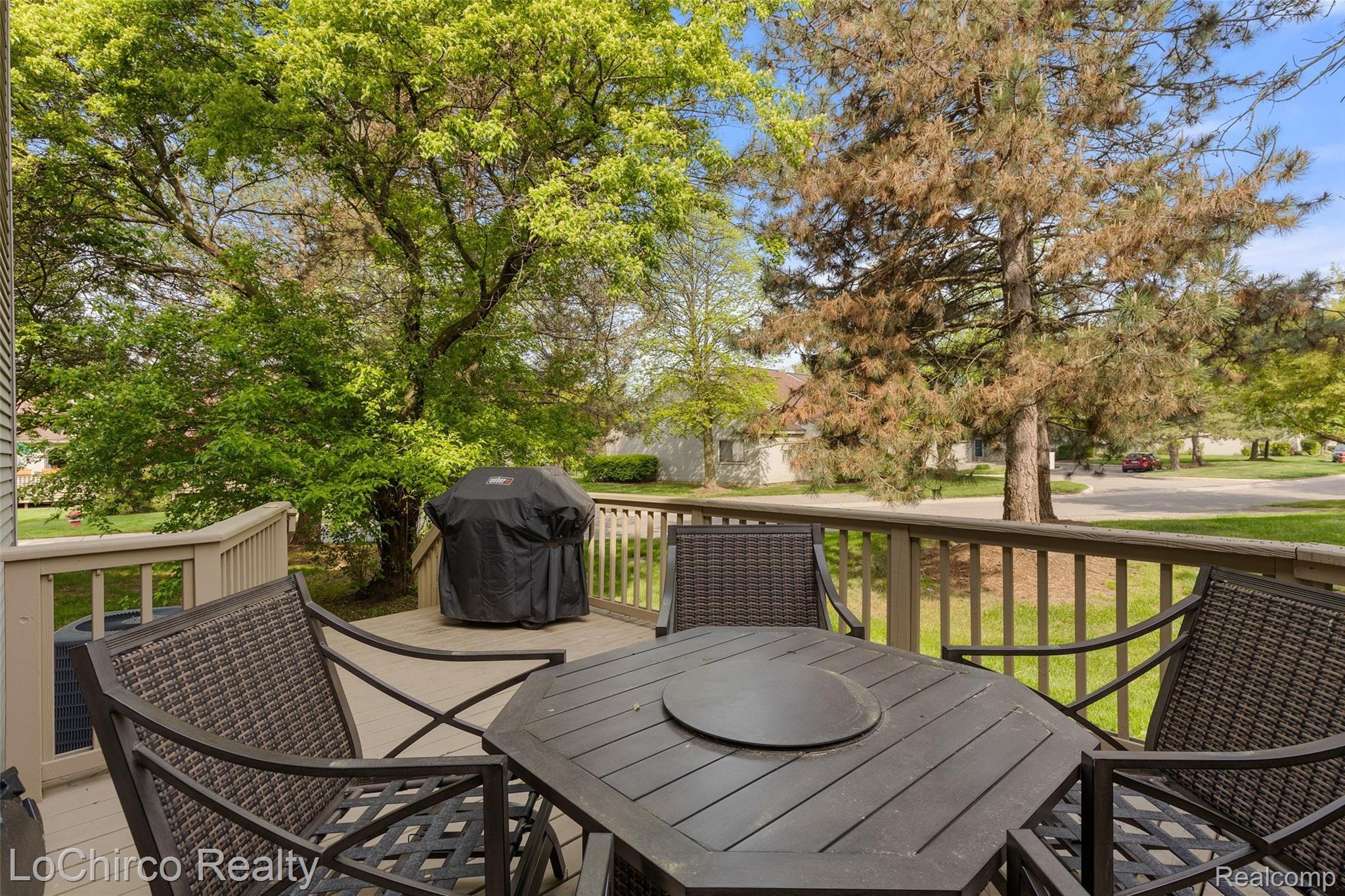 609 Cheshire Ct-5.jpg