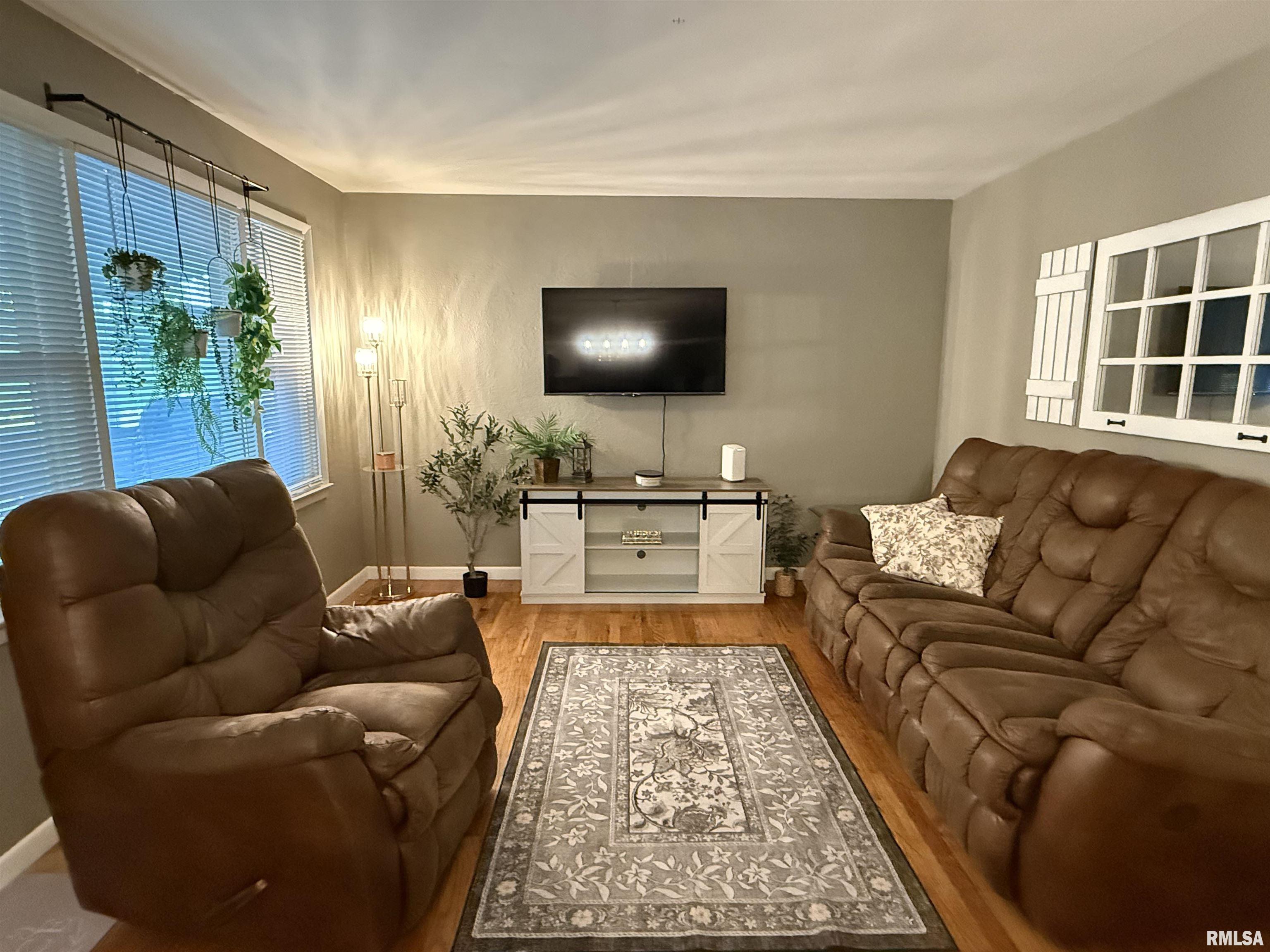 1035 East Myrtle Street Canton, IL 61520 - Photo 6 of 25