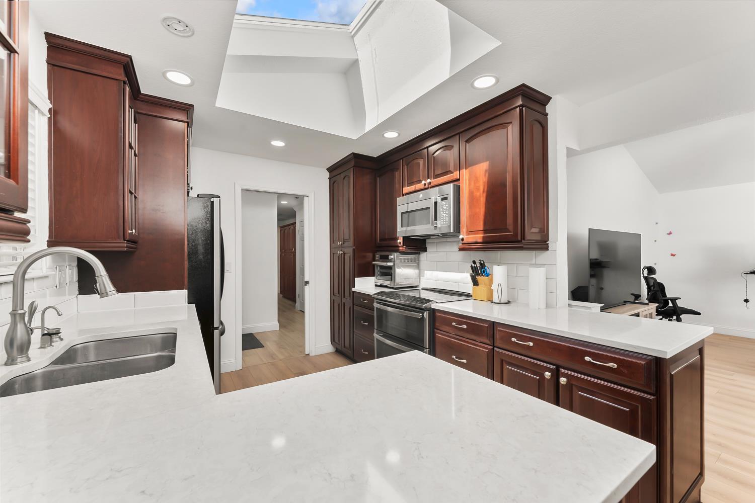 2801 Osborne Road Cameron Park, CA 95682 - Photo 2 of 39