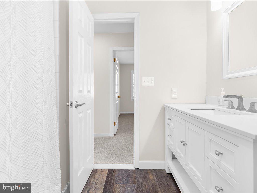 1733 Friar Court Crofton, MD 21114 - Photo 27 of 57 Hall bath