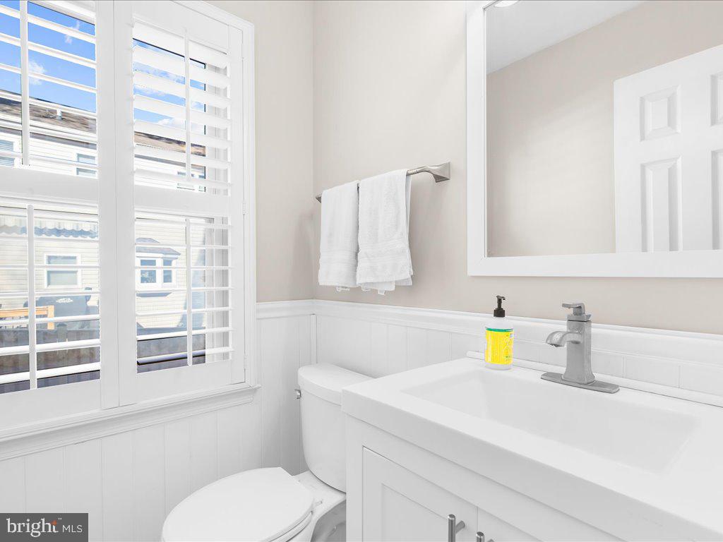 1733 Friar Court Crofton, MD 21114 - Photo 33 of 57 Half bath