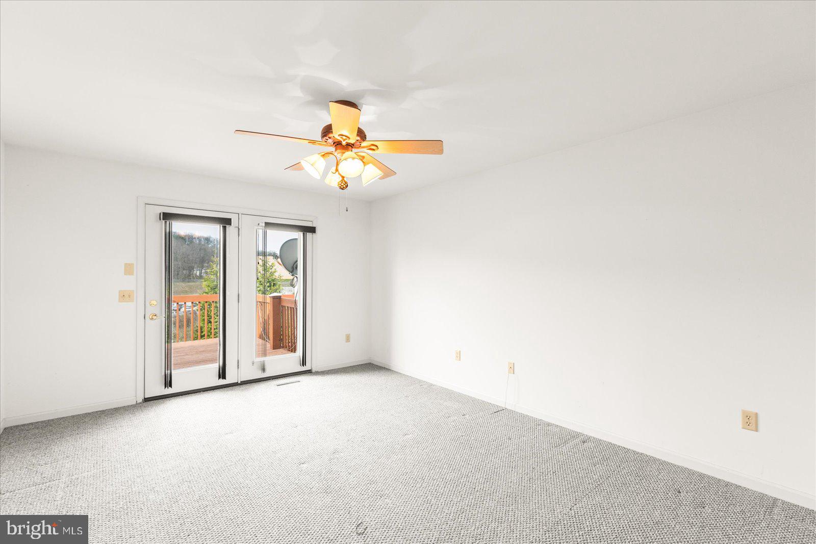 99 Furlong Way, Unit 99 Red Lion, PA 17356 - Photo 15 of 49 an empty room with a window
