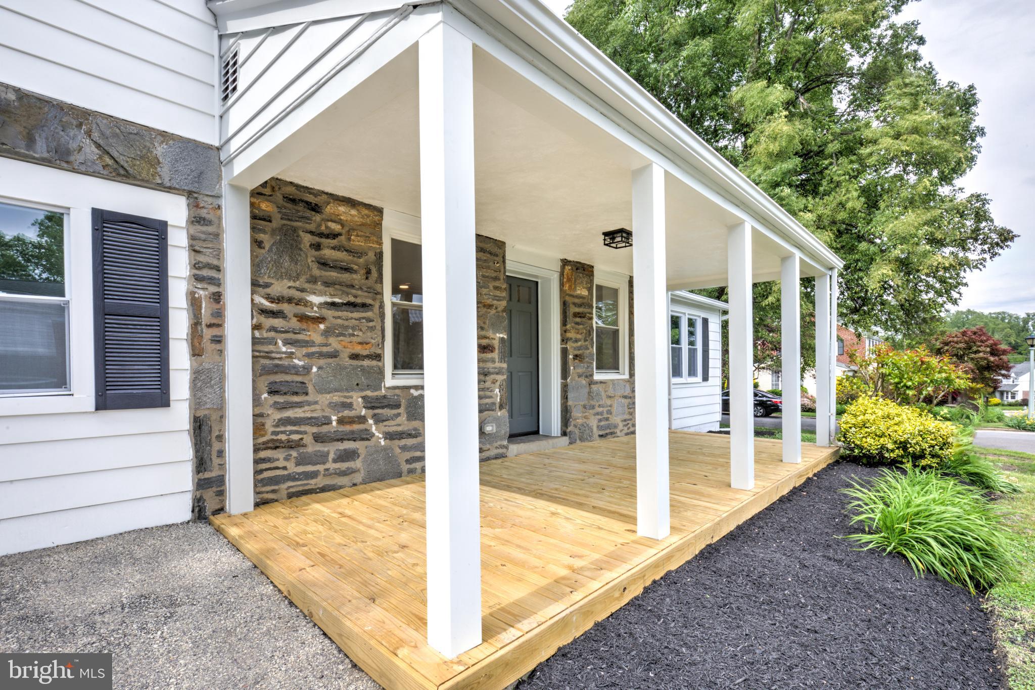 300 Walnut Place Havertown, PA 19083 - Photo 2 of 45