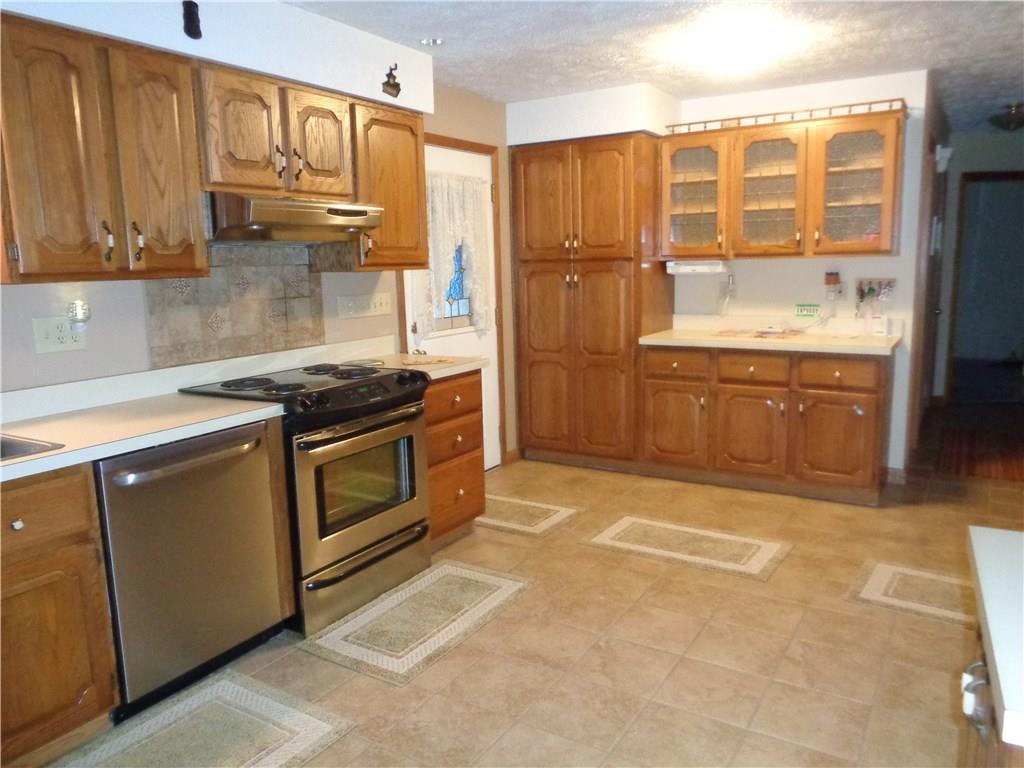 244 Colt Road Transfer, PA 16154 - Photo 7 of 24 Gallery Image 7