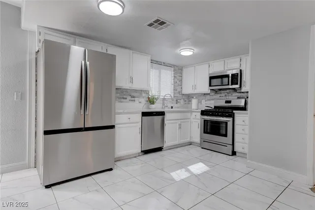 $1,750 | 6101 Crockery Street, Las Vegas, NV 89130