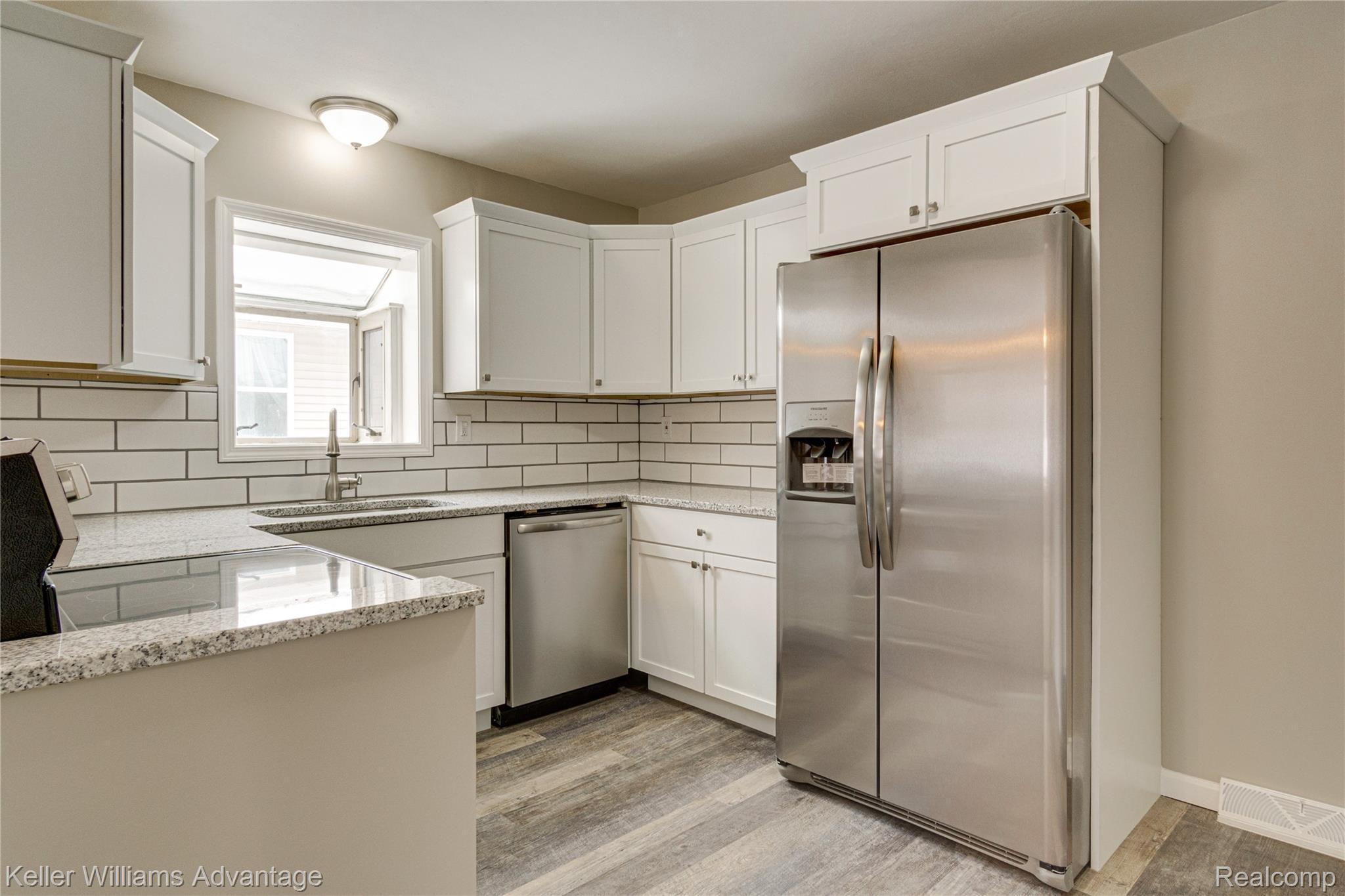 3565 Watkins Lake Road Waterford, MI 48328 - Photo 5 of 28 Kitchen 2.jpg