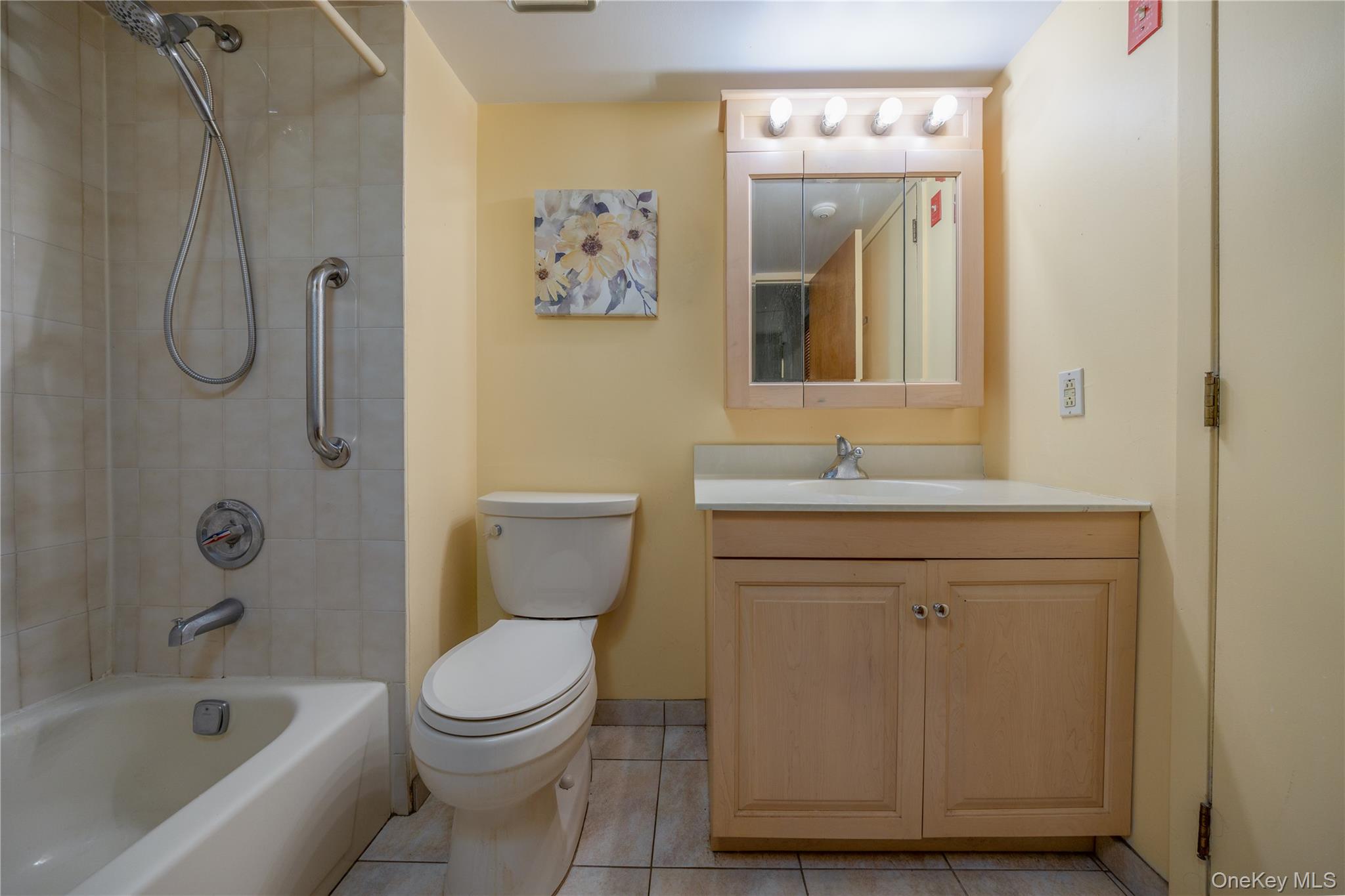 135 West Nyack Road, Unit 93 Nanuet, NY 10954 - Photo 11 of 17 Updated Bathroom