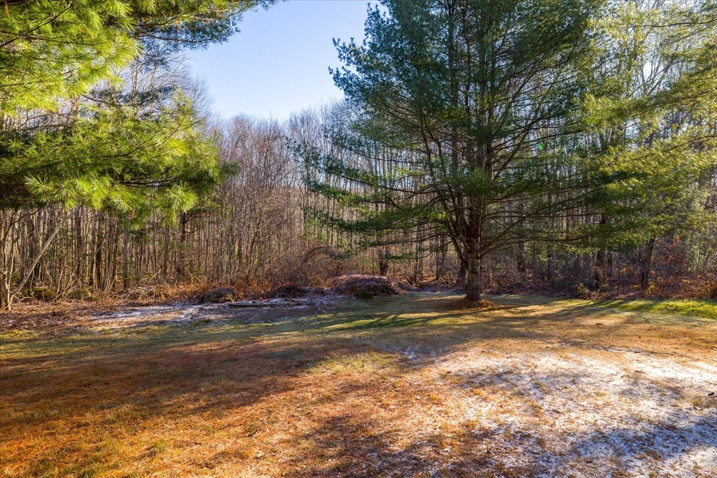 359 Bemis Road Warren, MA 01585 - Photo 5 of 27