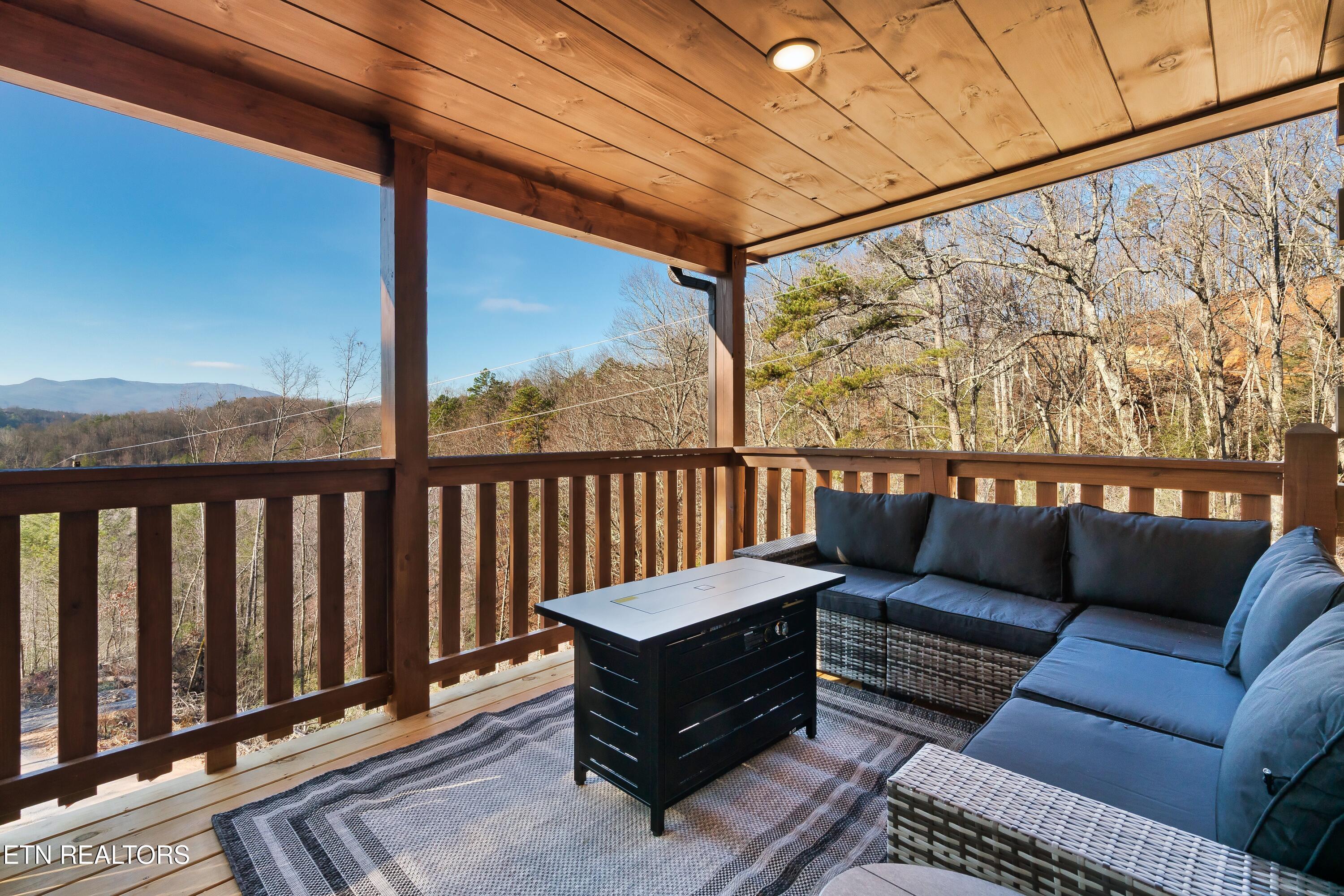 991 King Branch Road Sevierville, TN 37876 - Photo 8 of 33 991KBre-4