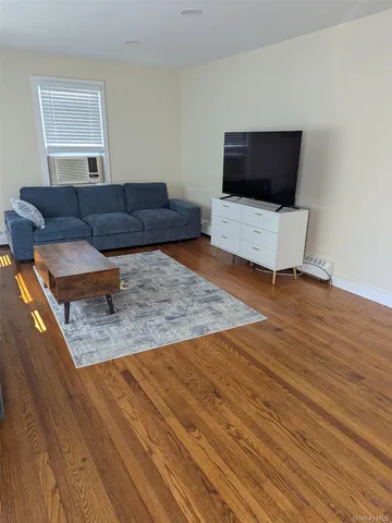 $2,000 | 21 Hillside Avenue, Woodbourne, NY 12788