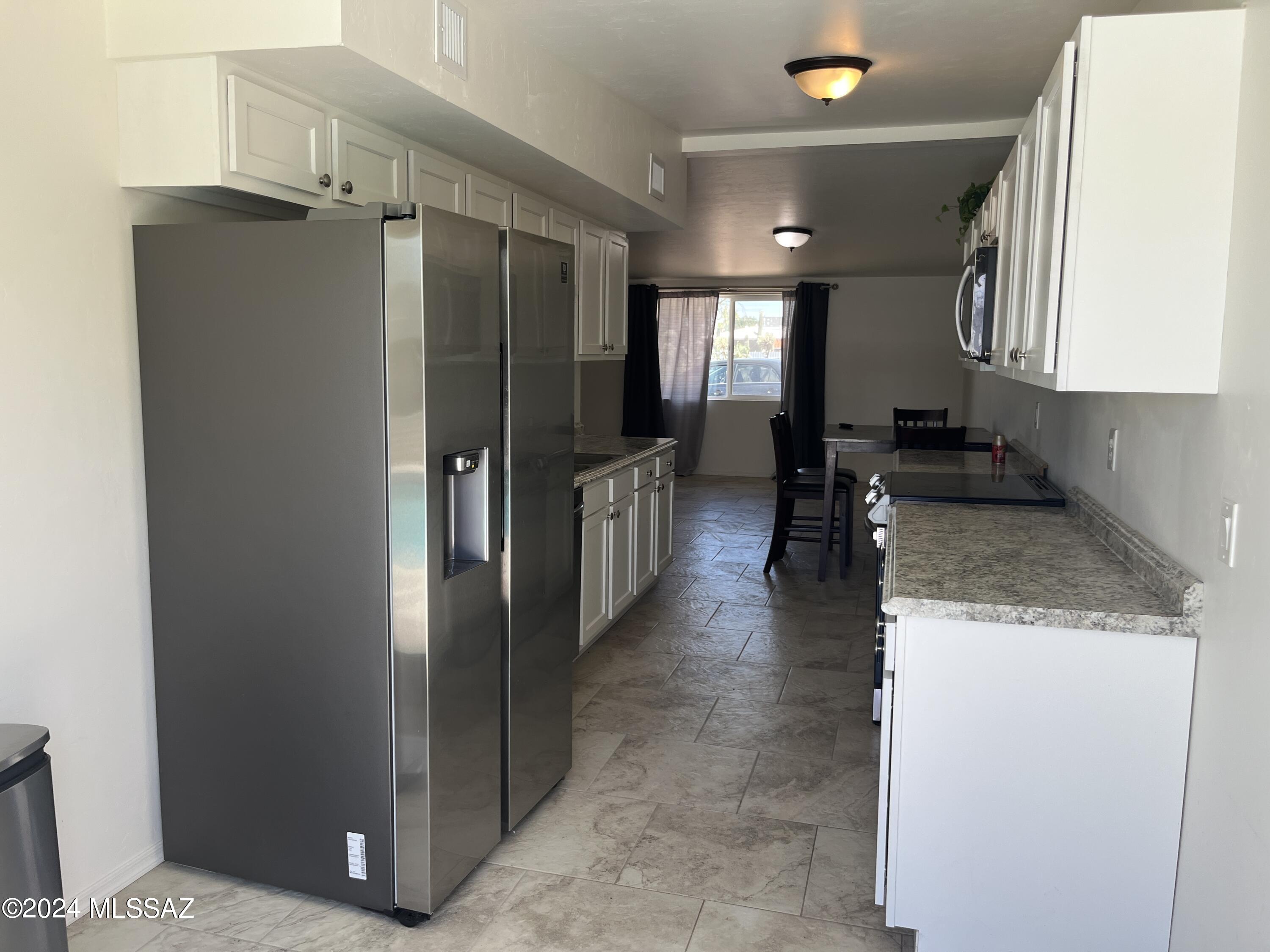 215 West Navajo Road, Unit A Tucson, AZ 85705 - Photo 7 of 34
