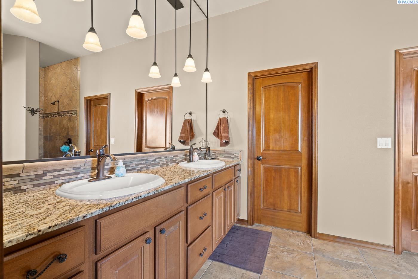 17439 South Fairview Loop Kennewick, WA 99338 - Photo 15 of 30 Gallery Image 15