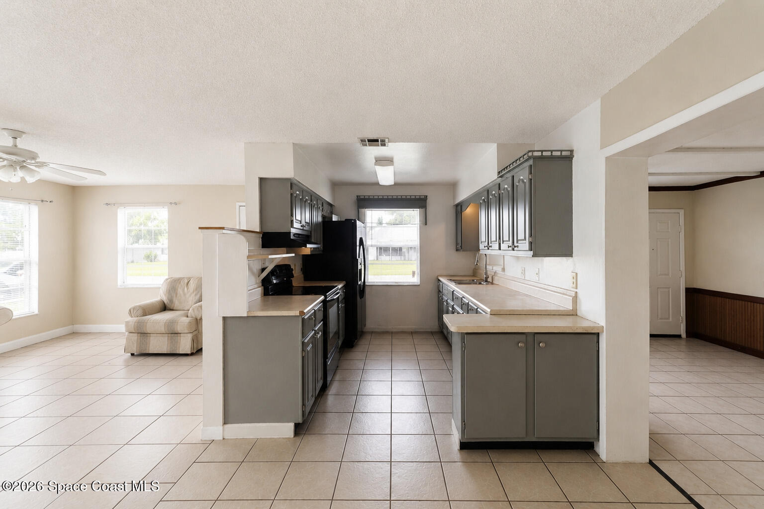 2882 Pembroke Road Melbourne, FL 32935 - Photo 7 of 26 8-Kitchen