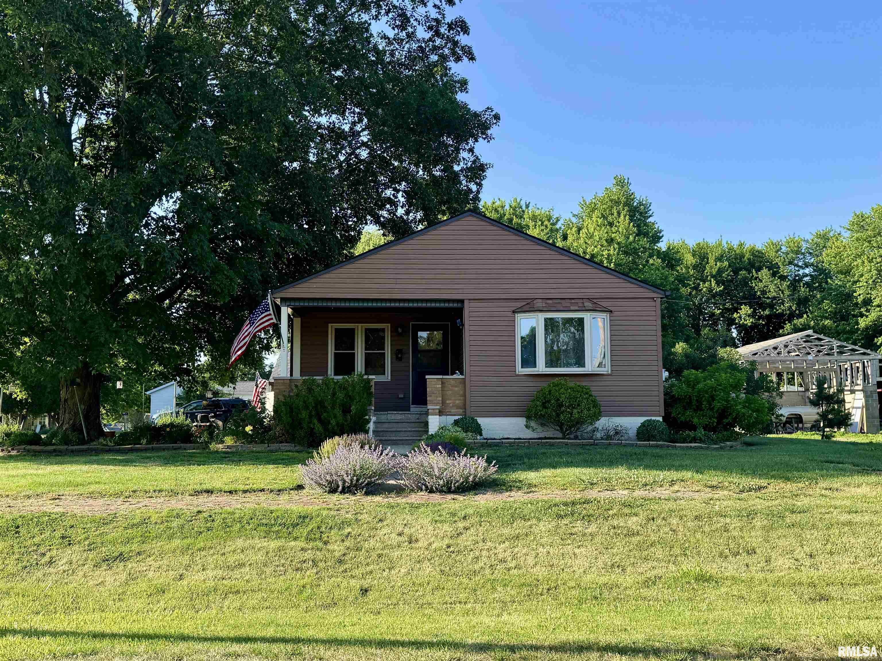 583 West Fort Street Farmington, IL 61531 - Photo 3 of 19