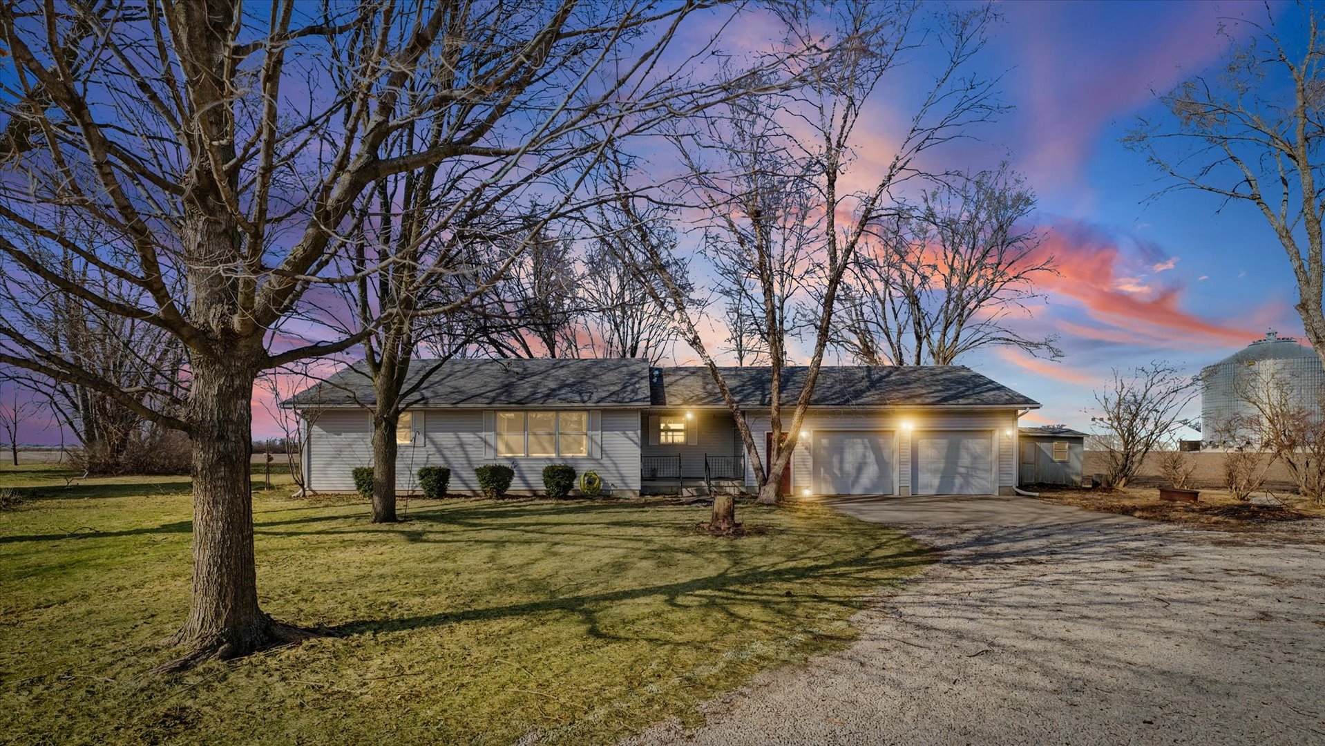 206 Maple Street Sidney, IL 61877 - Photo 1 of 27