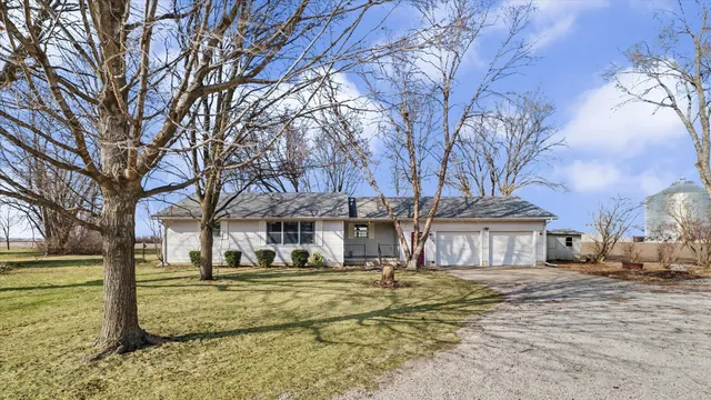 $199,000 | 206 Maple Street, Sidney, IL 61877