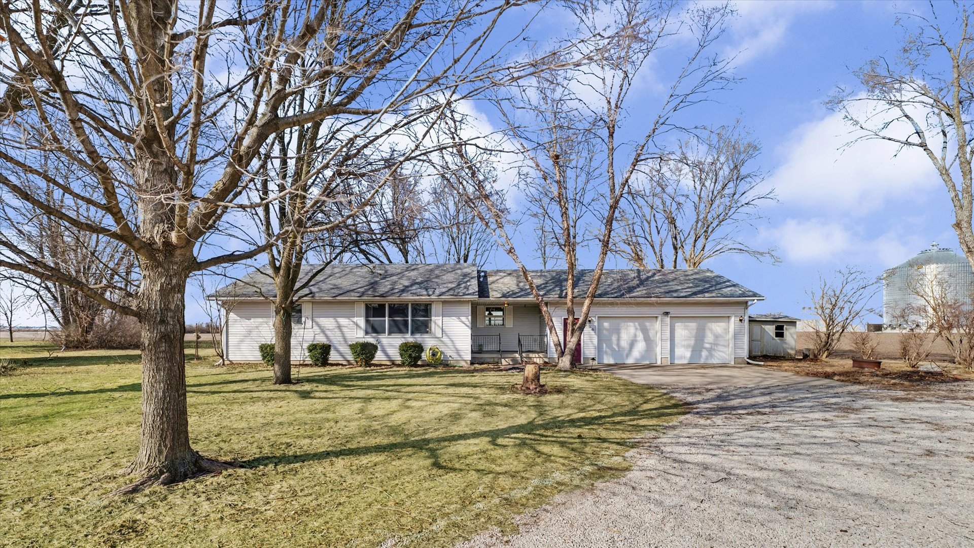 206 Maple Street Sidney, IL 61877 - Photo 2 of 27