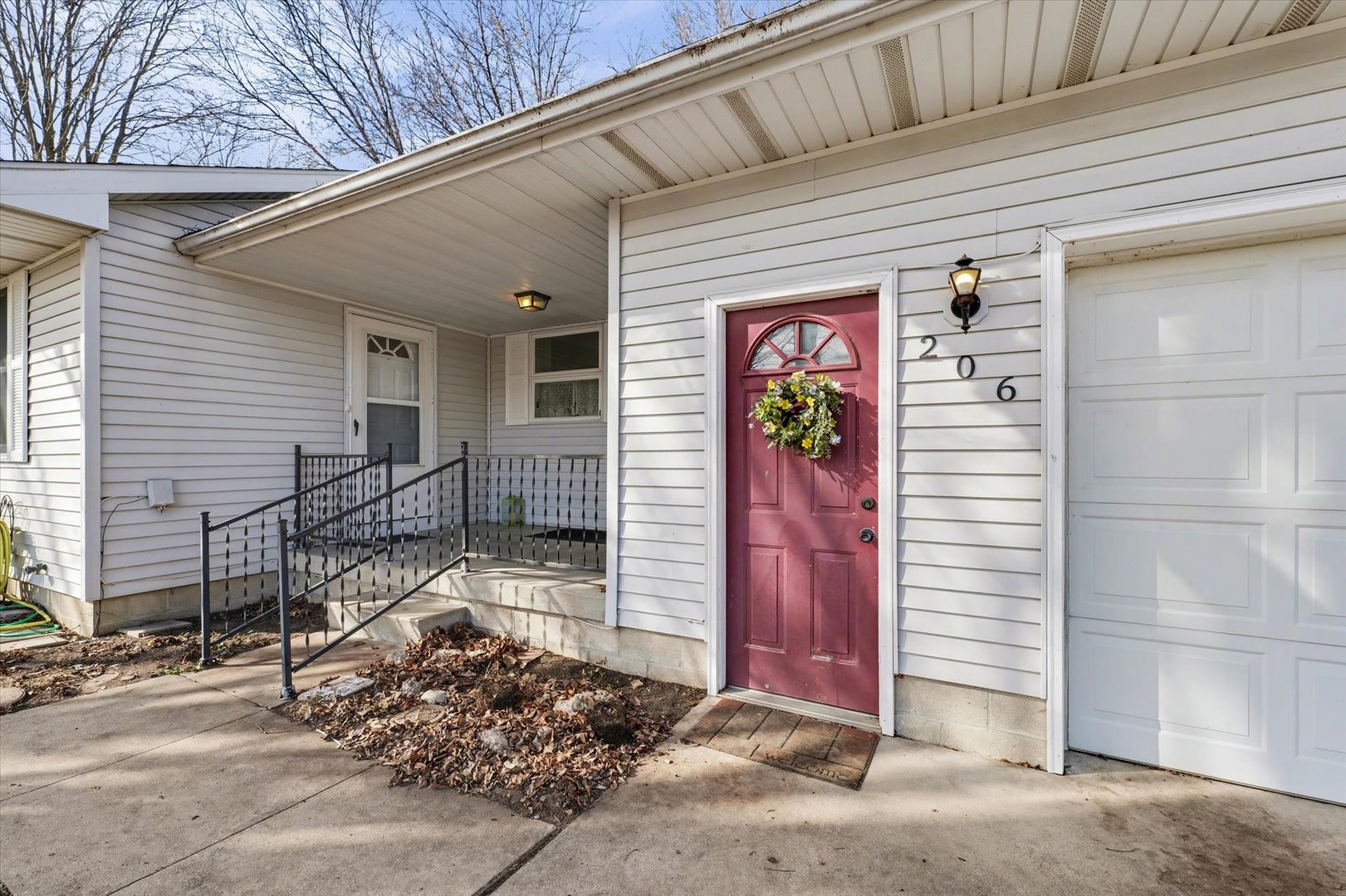 206 Maple Street Sidney, IL 61877 - Photo 4 of 27