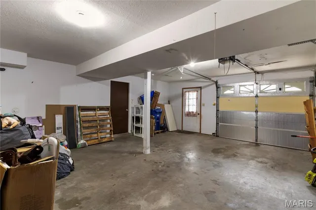 $220,000 | 300 Valley Place, De Soto, MO 63020