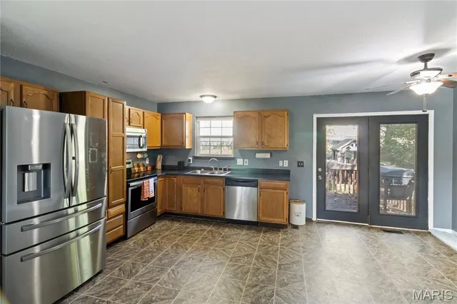 $220,000 | 300 Valley Place, De Soto, MO 63020