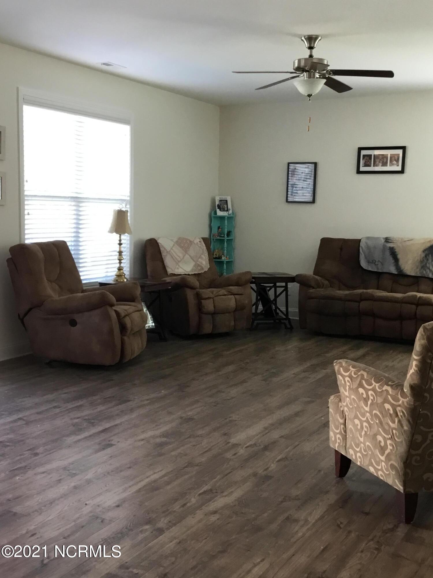308 Tralee Road Wilmington, NC 28412 - Photo 13 of 24 098B200B-6AB4-4C58-9D6A-E7EC5E309538