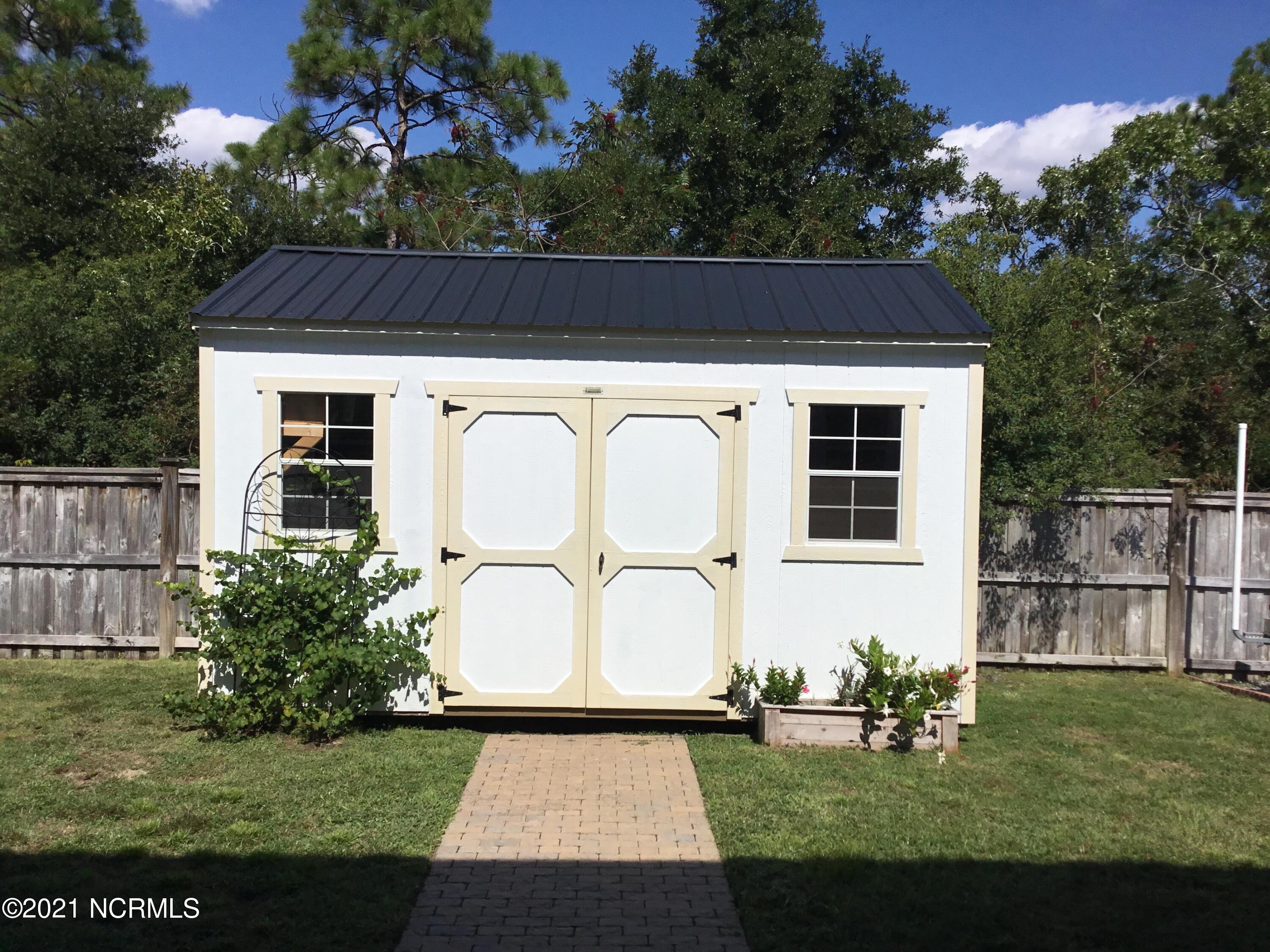 308 Tralee Road Wilmington, NC 28412 - Photo 5 of 24 66A01F40-52A7-4199-B83D-8B66484A6F1B