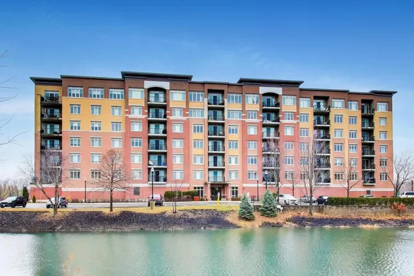 $420,000 | 1199 East Port Clinton Road, Unit 311, Vernon Hills, IL 60061