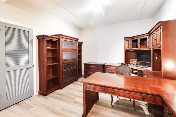 a view of a livingroom with furniture