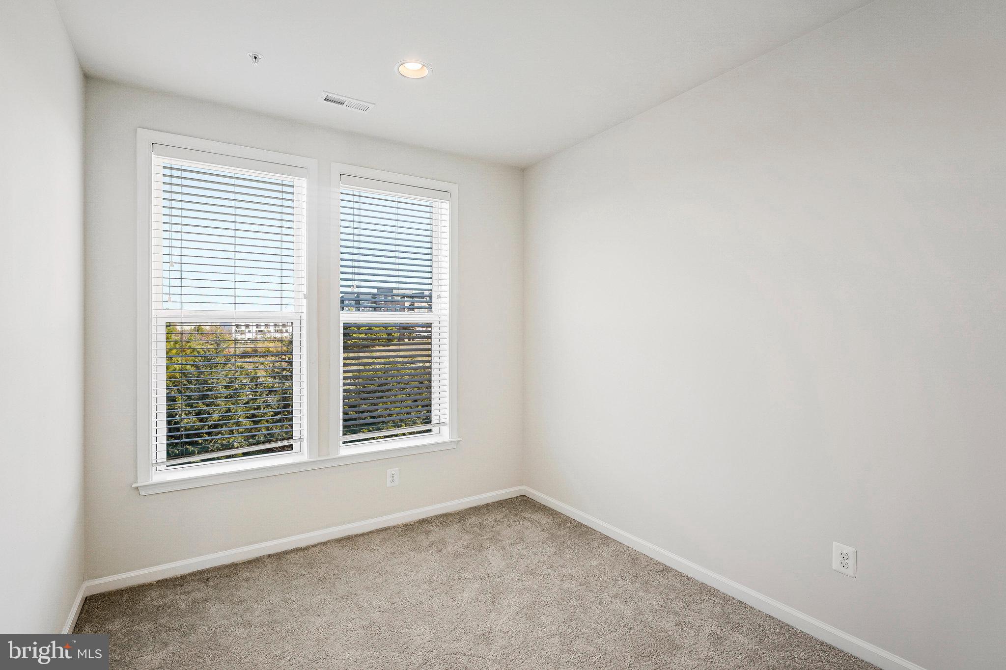 14580 Lakestone Drive Chantilly, VA 20151 - Photo 13 of 21 an empty room with a window
