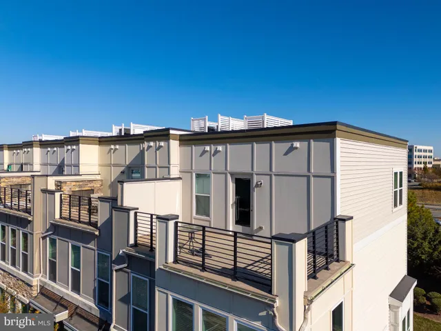 $825,000 | 14580 Lakestone Drive, Chantilly, VA 20151