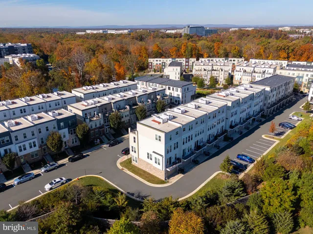 $825,000 | 14580 Lakestone Drive, Chantilly, VA 20151