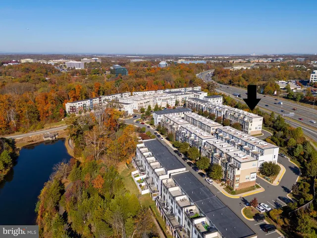 $825,000 | 14580 Lakestone Drive, Chantilly, VA 20151