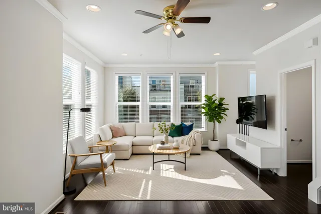 $825,000 | 14580 Lakestone Drive, Chantilly, VA 20151