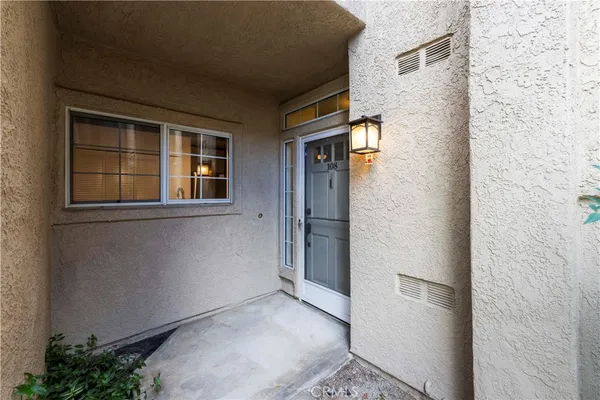 $2,800 | 23930 Arroyo Park Drive, Valencia, CA 91355